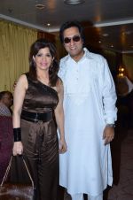 Talat Aziz, Bina Aziz at Kavita Seth_s live concert for Le Musique in  On board of Seven Seas Voyager cruise on 30th Nov 2012 (58).JPG